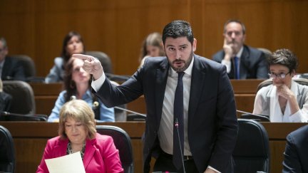 El vicepresidente del gobierno de Aragón, Alejandro Nolasco (Vox) interviene este jueves en el pleno de las Cortes regionales en Zaragoza