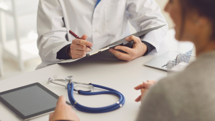 El objetivo es la fidelización del personal sanitario en formación del Salud. / Canva