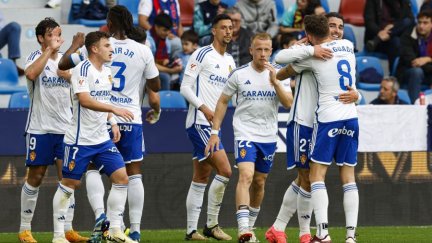 El Real Zaragoza celebra su último gol ante el Levante
