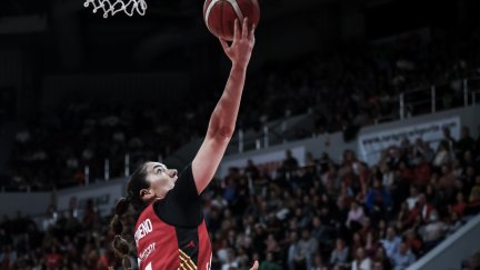 Vega Gimeno, en un partido con el Casademont Zaragoza.