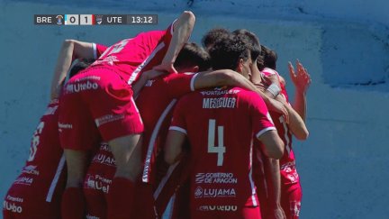 Los jugadores del Utebo celebran su primer gol en Brea.