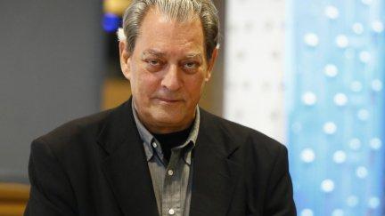 Paul Auster posando durante la presentación de su novela '4321', en 2017. / EFE