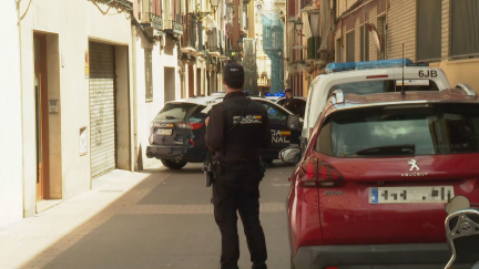 Dispositivo policial en el lugar del crimen.