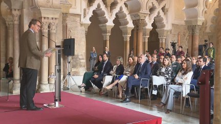 El palacio de la Aljafería ha conmemorado la figura de Manuel Giménez Abad en el acto 'Homenaje a la palabra'.