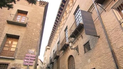 La Real Maestranza de Caballería es un edificio único renacentista de siglo XVI.