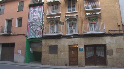 Exteriores del salón Jai Alai de Huesca.