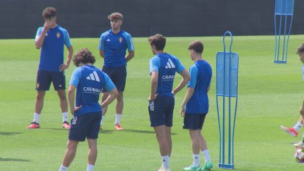 Sesión de entrenamiento del Deportivo Aragón