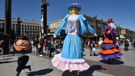 El folklore de medio mundo está presente este fin de semana en Zaragoza