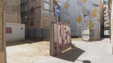 Los solares donde se ubicarán los dos nuevos edificios en el barrio de El Rabal, en Zaragoza.