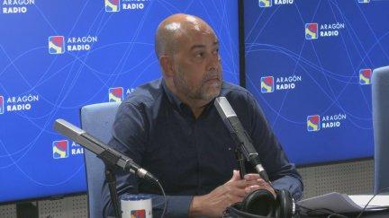 El presidente de la CHE, Carlos Arrazola, en el estudio de Aragón Radio.