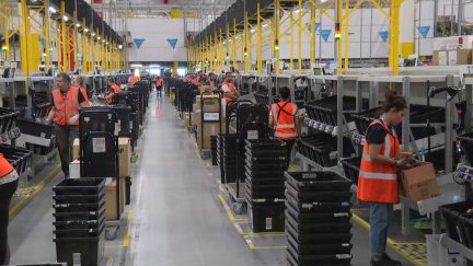 Interior de las instalaciones de Amazon en Zaragoza.