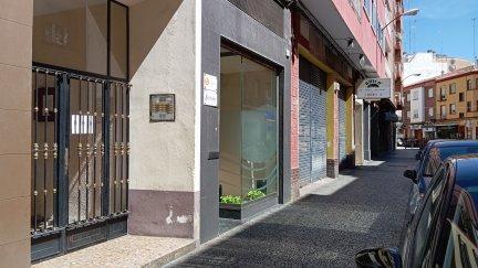 Imagen del portal de la calle Pamplona Escudero, en Zaragoza, donde ocurrieron los hechos.
