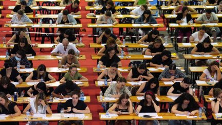 Opositores en un examen celebrado en 2023. / Europa Press