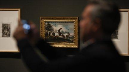 Una obra durante la presentación de la exposición 'Goya. Caprichos', en el Museo de Bellas Artes en Valencia. / Rober Solsona. Europa Press