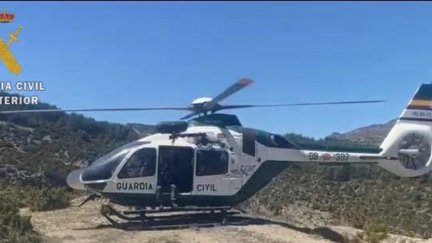 Helicóptero de la Guardia Civil en un rescate en el Pirineo oscense./ Europa Press