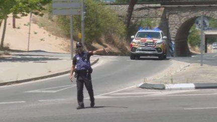 La Policía Nacional busca en la zona al autor de los disparos.