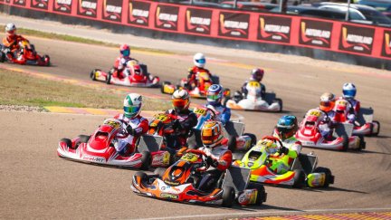 Imagen de una prueba disputada en el circuito de karting de MotorLand Aragón.