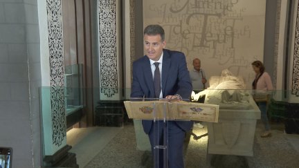 Manuel Bellido en el Mausoleo de los Amantes de Teruel. / Aragón TV