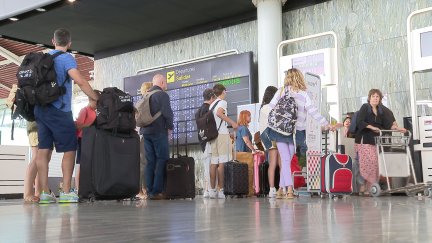 Los vuelos directos desde el aeropuerto de Zaragoza animan a muchos a buscar destiinos con enlace directo. / Aragón TV