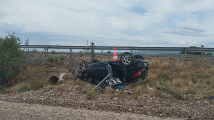 Vehículo siniestrado en la AP-68. | Aragón TV
