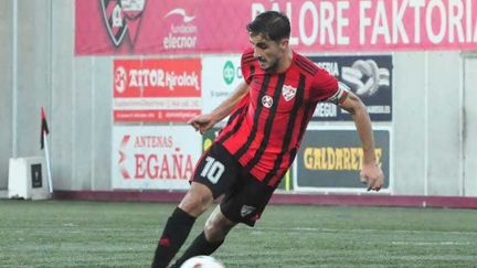 Jurgi Oteo refuerza el ataque de la UD Barbastro. Foto: X de la UD Barbastro.