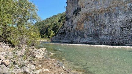 El río Ara a su paso por los túneles de Balupor. / Aragón Noticias