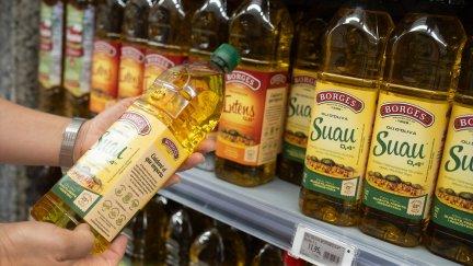 La bajada del precio de los aceites ha influido en la moderación del IPC. / Europa Press-David Zorrakino