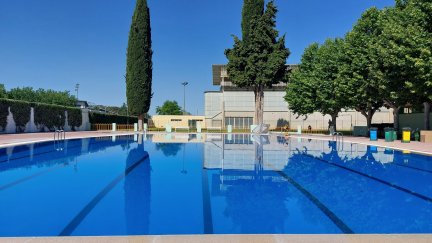 Imagen de archivo de la piscina del centro deportivo San Jorge. | Ayuntamiento de Huesca