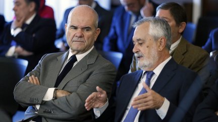 Los expresidentes de la Junta de Andalucía, Manuel Chaves y José Antonio Griñán, durante el juicio por los ERE. / Europa Press