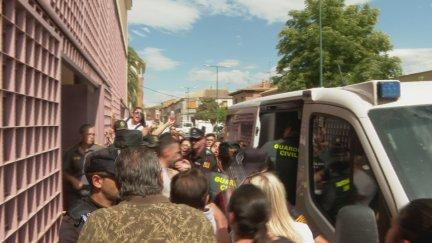 El detenido a su salida del juzgado de Ejea de los Caballeros. / Aragón TV