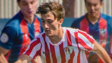 José Val, en un partido con la UD Barbastro.