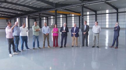 Inauguración este martes en el aeropuerto de Teruel de la nueva nave de 5.000 metros que utilizara Airbus. / Aragón TV