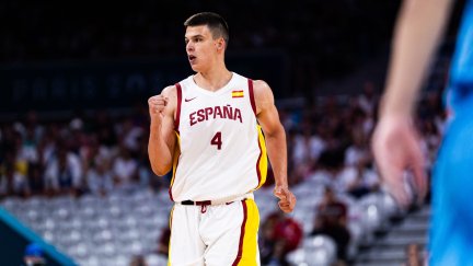 Jaime Pradilla celebra una de sus canastas en el encuentro ante Grecia.