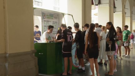 Cerca de 2.000 oscenses se han hecho socios de las peñas de la ciudad antes del comienzo de las fiestas. / Aragón TV