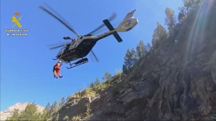 La Guardia Civil rescata a 16 montañeros en el Pirineo enfermos o en apuros desde el lunes. / Guardia Civil