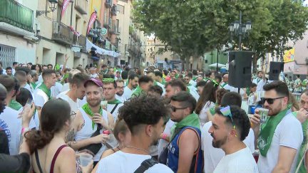 El almuerzo no debe faltar en cualquier buen ambiente oscense que se precie. / Aragón Tv
