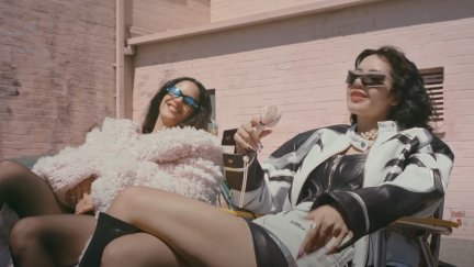 Imagen del videoclip 'New Woman'. / YouTube Lisa