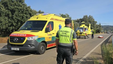 El menor fue trasladado en el helicóptero del 112 al Hospital Miguel Servet. / Guardia Civil