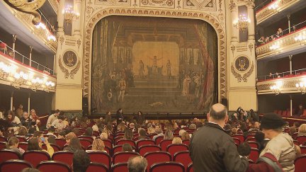 Media docena de arquitectos han redefinido uno de los edificios más majestuosos de la ciudad. / Aragón TV