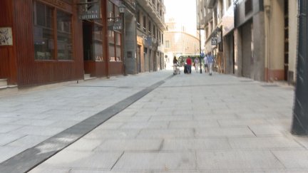 La alcaldesa ha apuntado que próximamente se instalarán maceteros en esta vía. / Ayuntamiento de Zaragoza