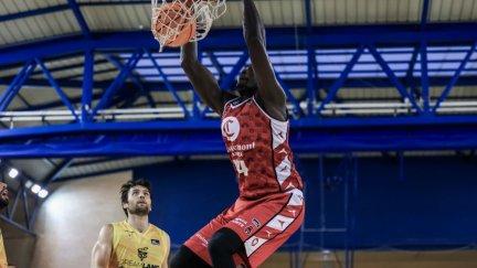 Jilson Bango, durante el partido en Zuera