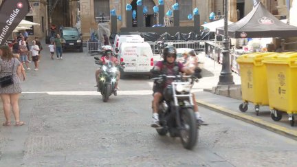 Las motos y sus aficionados llenan ya las calles de Alcañiz. / Aragón TV
