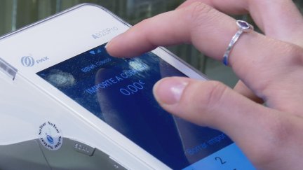 Los comercios no pueden utilizar sus datáfonos debido a la avería. / Aragón TV