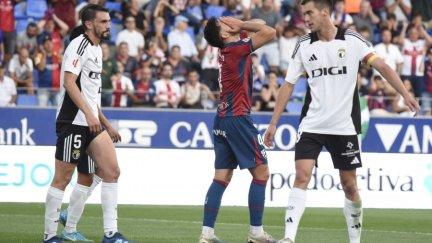 Un momento del partido en El Alcoraz