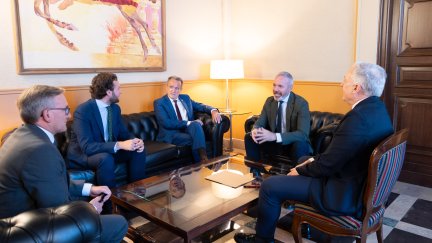 El presidente de Aragón mantiene un encuentro con el consejero de Fomento y los presidentes de las diputaciones provinciales. / Gobierno de Aragón. Fabián Simón