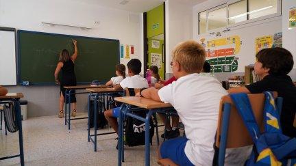 Escolares en el aula en su primer día de clase tras la vacaciones de verano. / Europa Press