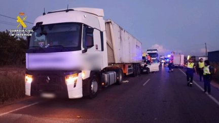 Imagen del camión que se vio implicado en el accidente. / Guardia Civil