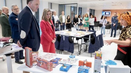 La consejera Pérez Forniés ha inaugurado este jueves la sede del Centro de Orientación, Emprendimiento, Acompañamiento e Innovación para el Empleo (COE). / Gobierno de Aragón. Fabián Simón