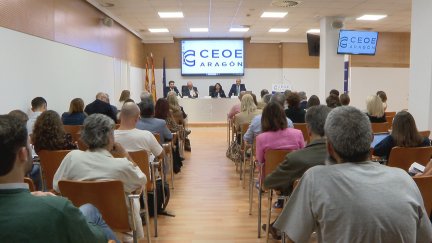 Jornada técnica sobre el diálogo social organizada este viernes por la CEOE en Zaragoza. / Aragón TV