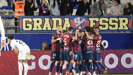 El equipo celebra uno de los goles ante el Cádiz